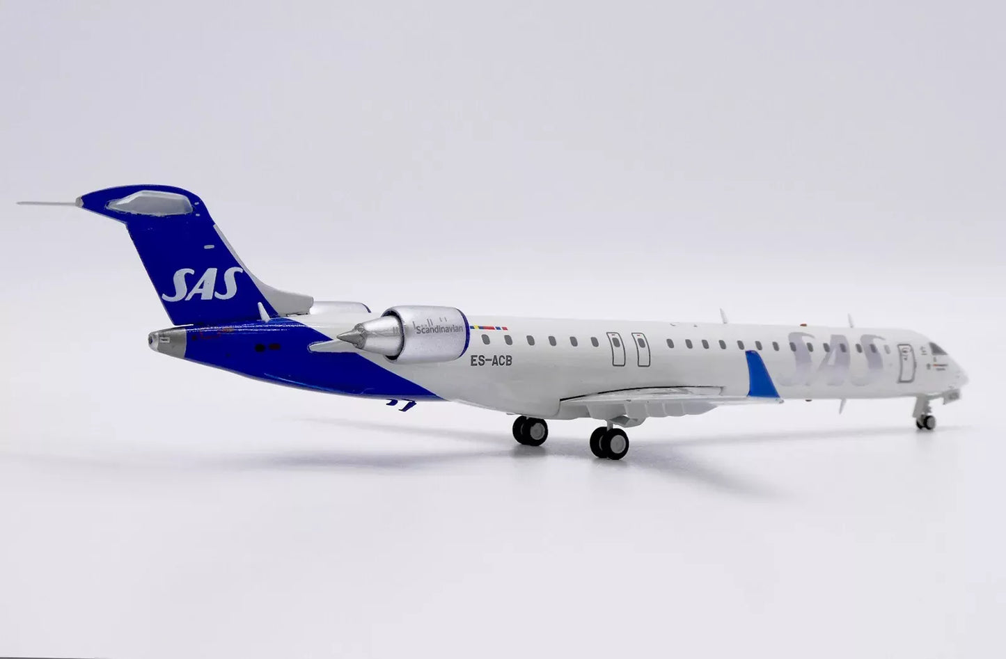 JC WINGS CRJ-900ER SAS SCANDINAVIAN AIRLINES REG: ES-ACB