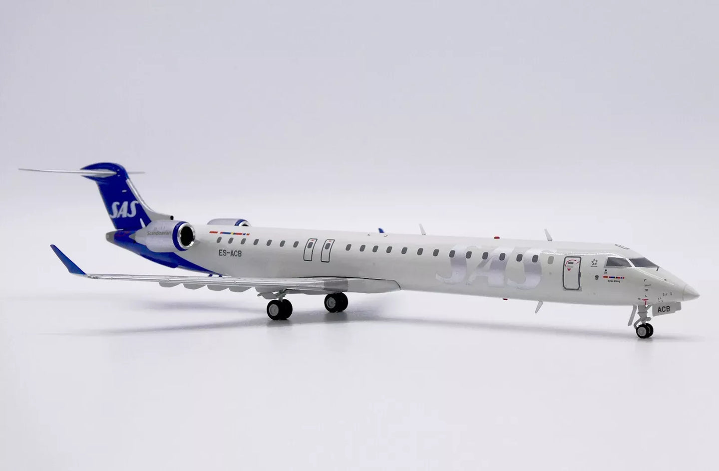 JC WINGS CRJ-900ER SAS SCANDINAVIAN AIRLINES REG: ES-ACB