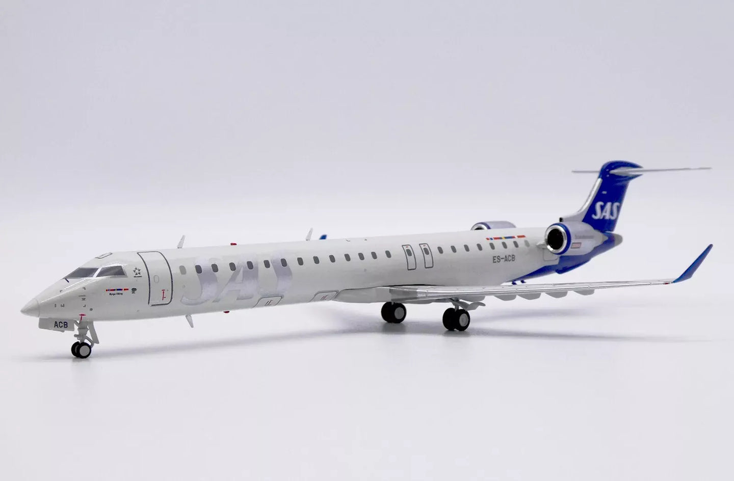 JC WINGS CRJ-900ER SAS SCANDINAVIAN AIRLINES REG: ES-ACB