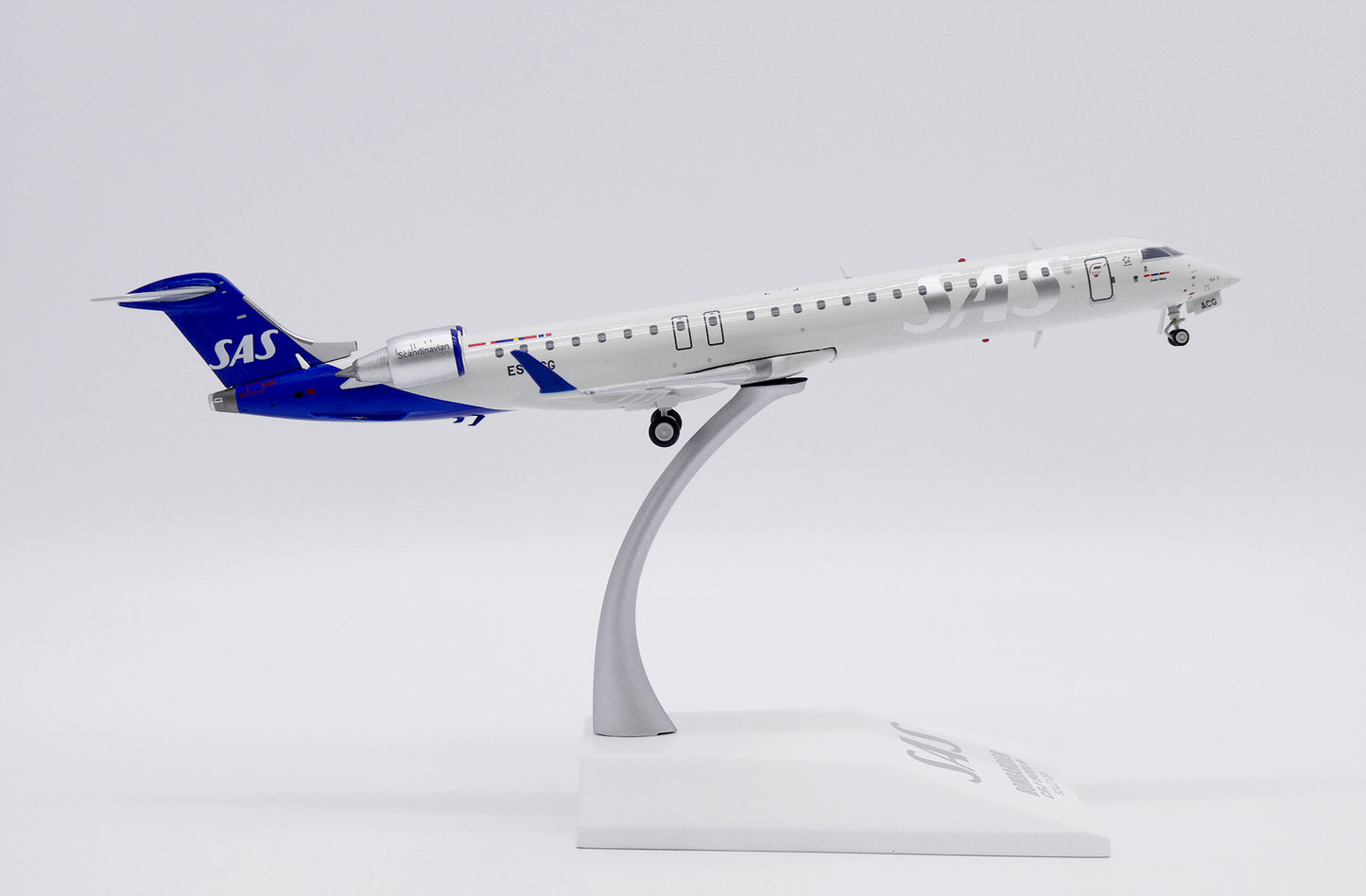JC WINGS CRJ-900LR SCANDINAVIAN AIRLINES (SAS) REG: ES-ACG