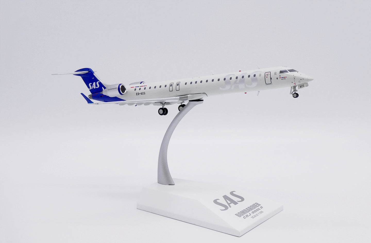 JC WINGS CRJ-900LR SCANDINAVIAN AIRLINES (SAS) REG: ES-ACG