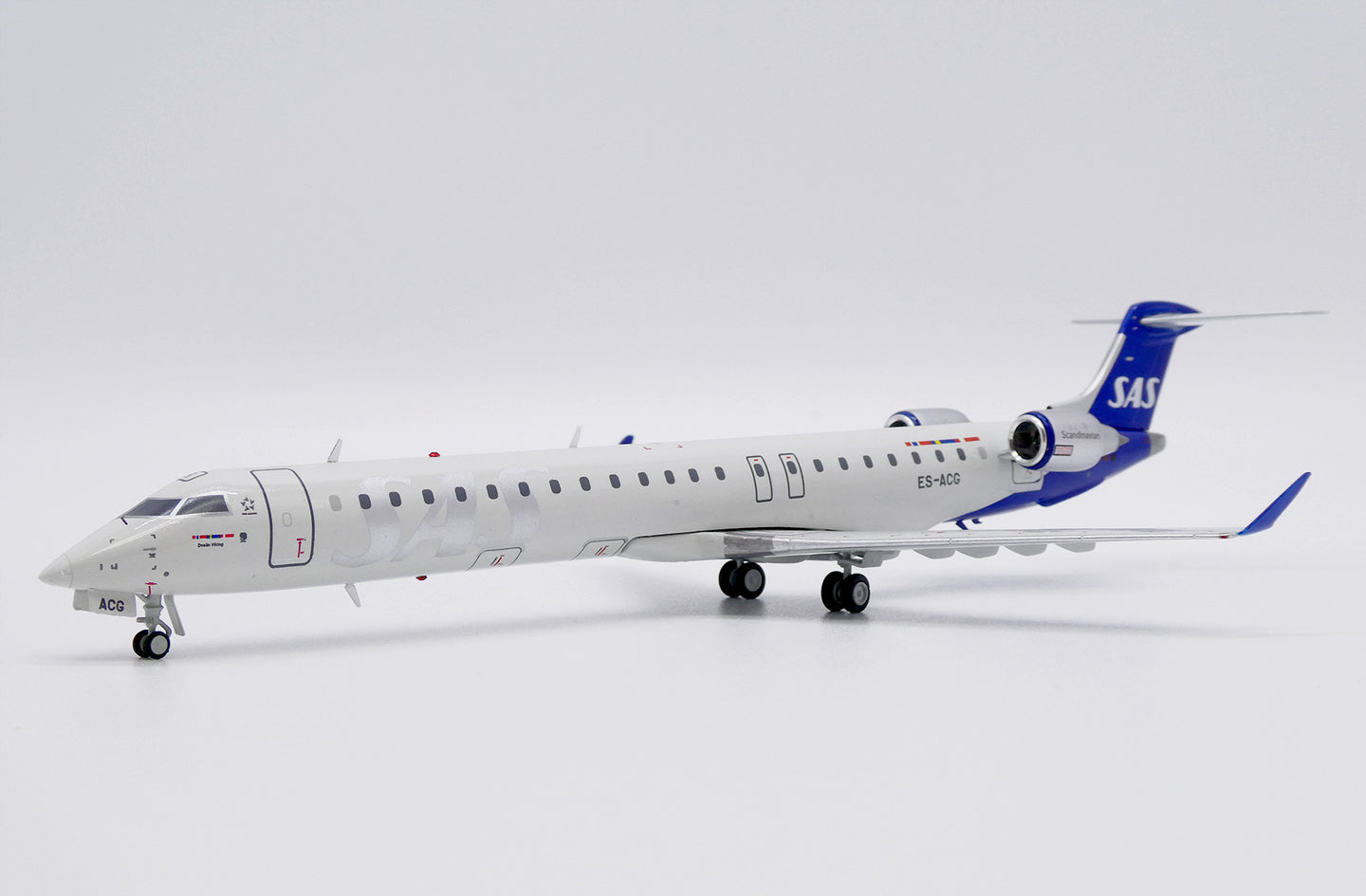 JC WINGS CRJ-900LR SCANDINAVIAN AIRLINES (SAS) REG: ES-ACG
