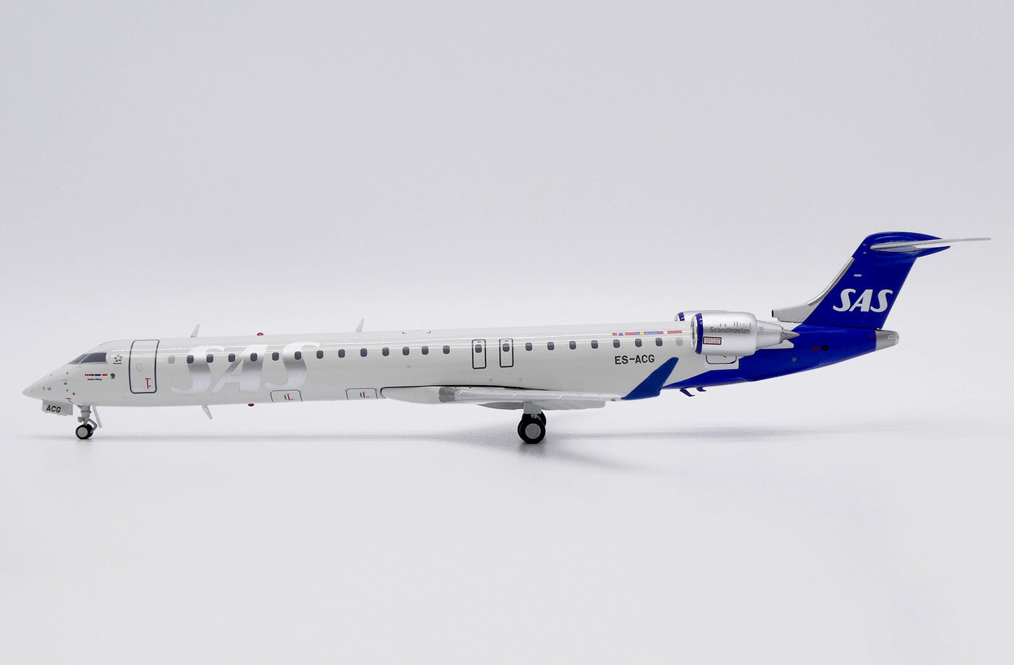 JC WINGS CRJ-900LR SCANDINAVIAN AIRLINES (SAS) REG: ES-ACG