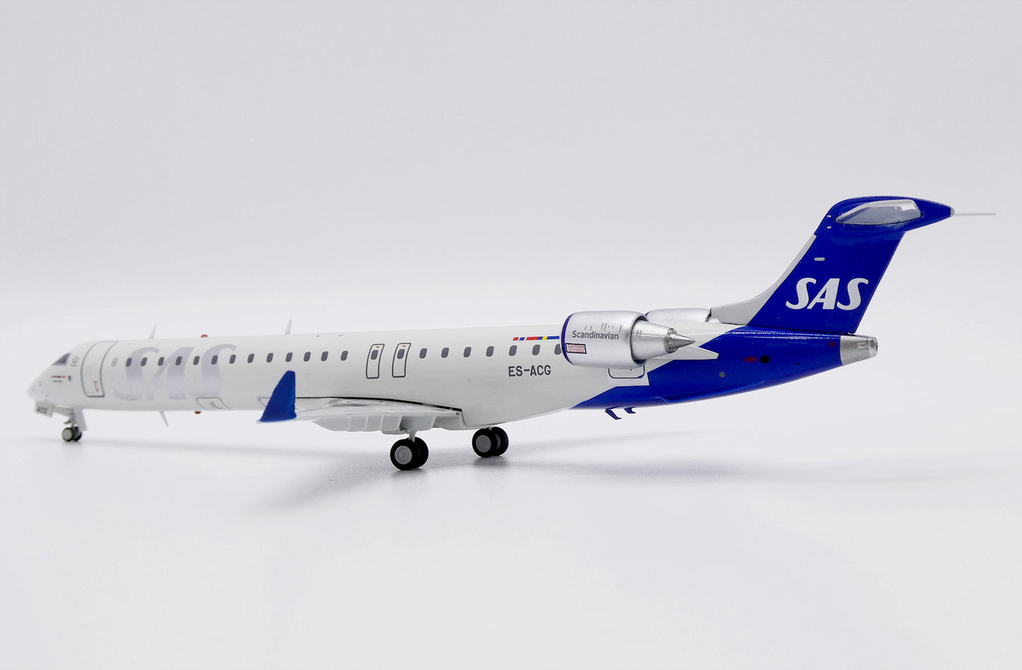 JC WINGS CRJ-900LR SCANDINAVIAN AIRLINES (SAS) REG: ES-ACG