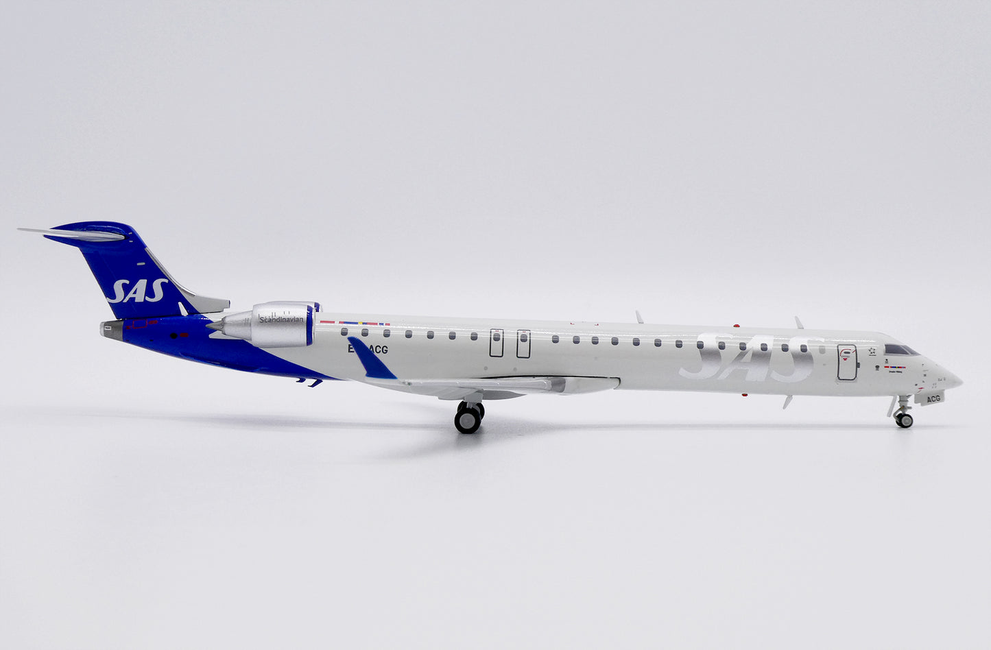 JC WINGS CRJ-900LR SCANDINAVIAN AIRLINES (SAS) REG: ES-ACG
