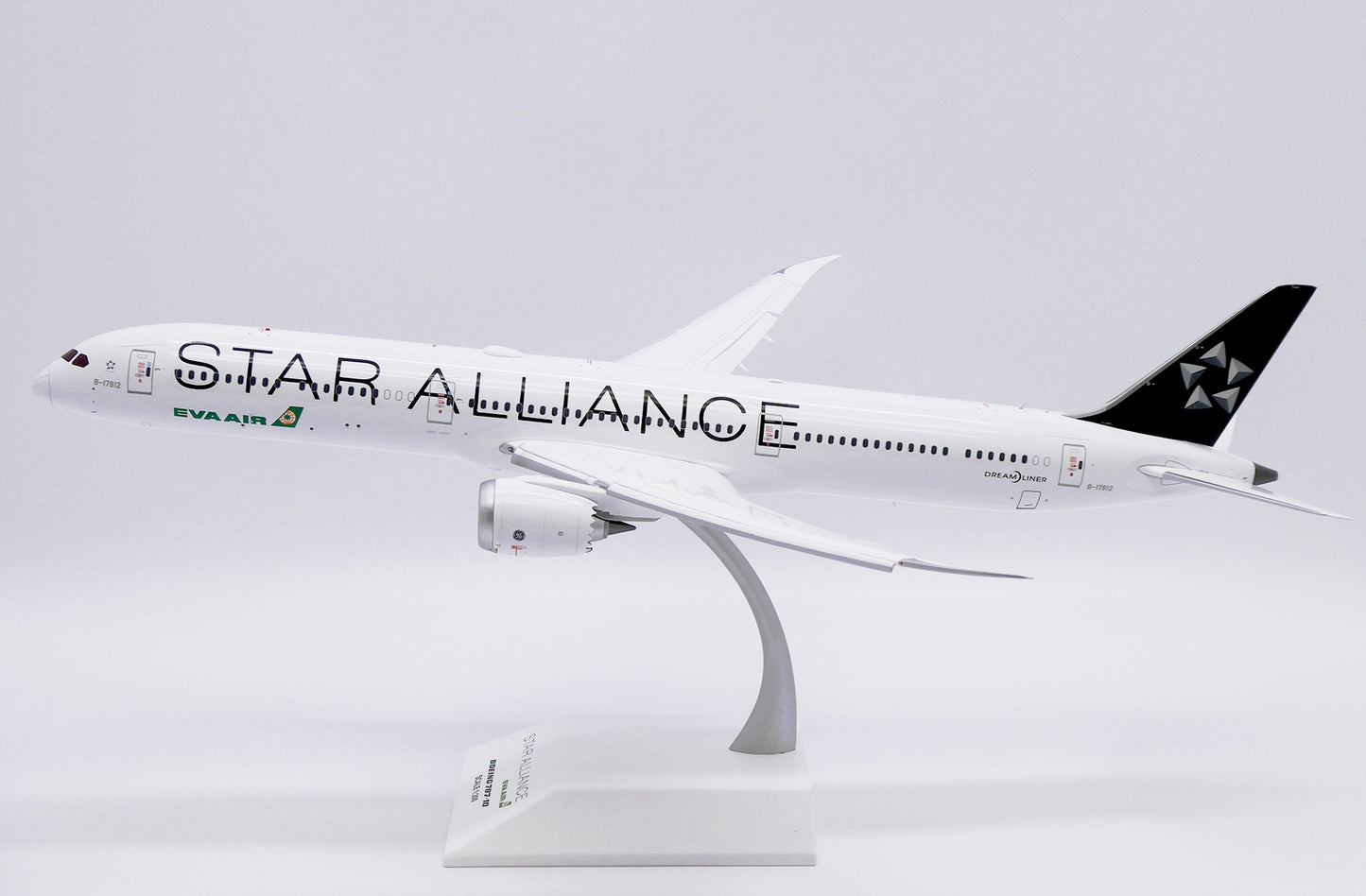 JC WINGS B787-10 DREAMLINER EVA AIR "STAR ALLIANCE LIVERY" (FLAPS DOWN) REG: B-17812