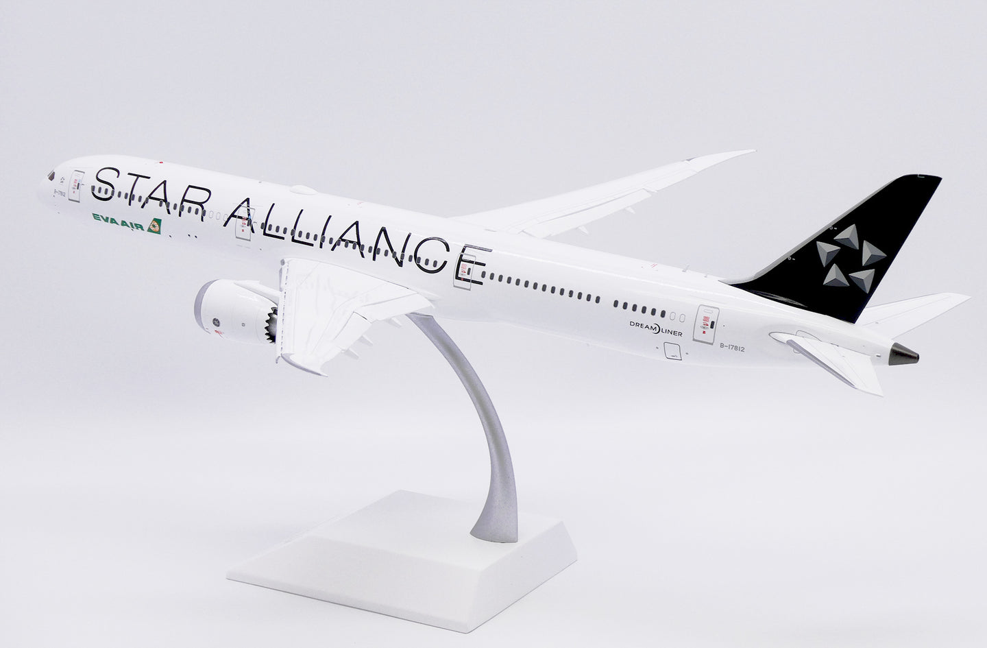 JC WINGS B787-10 DREAMLINER EVA AIR "STAR ALLIANCE LIVERY" (FLAPS DOWN) REG: B-17812