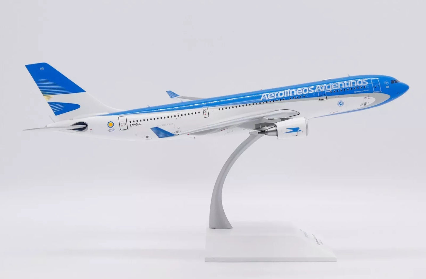JC WINGS A330-200 AEROLINEAS ARGENTINAS REG: LV-GHQ