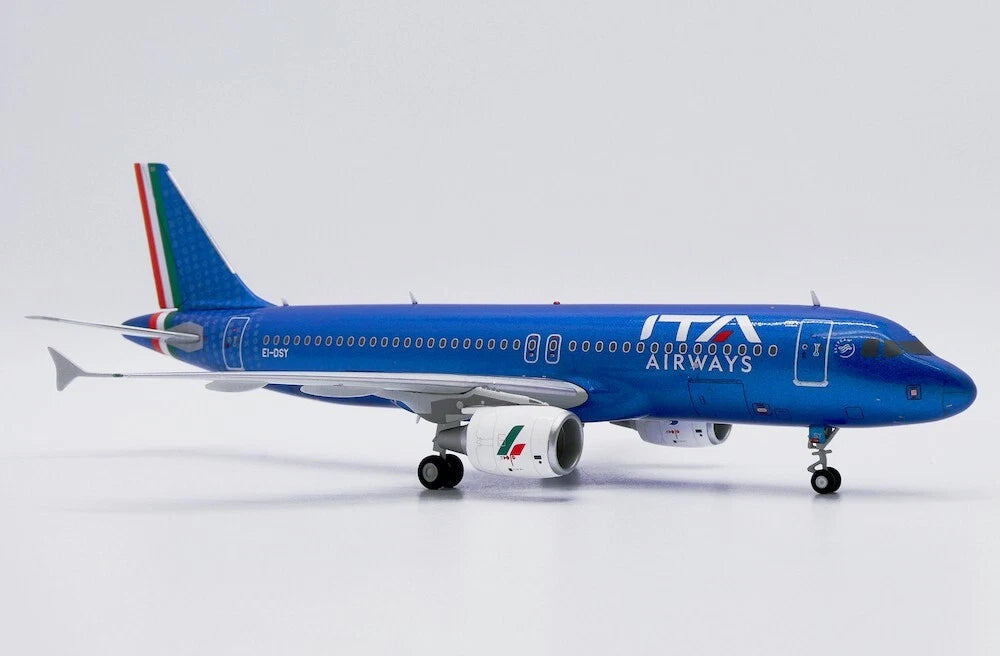 JC WINGS A320 ITA AIRWAYS REG: EI-DSY