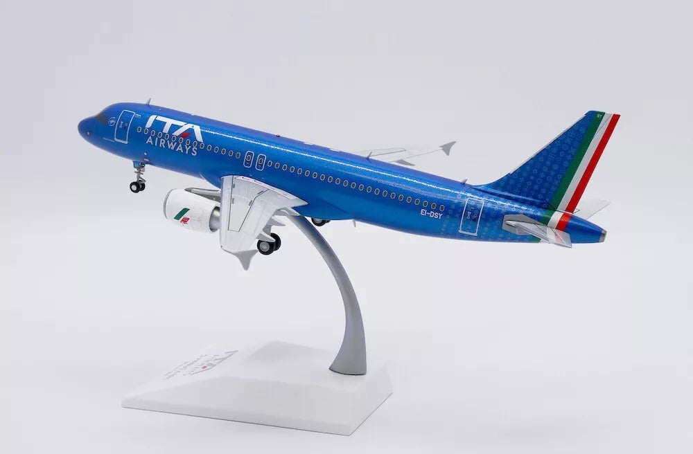 JC WINGS A320 ITA AIRWAYS REG: EI-DSY