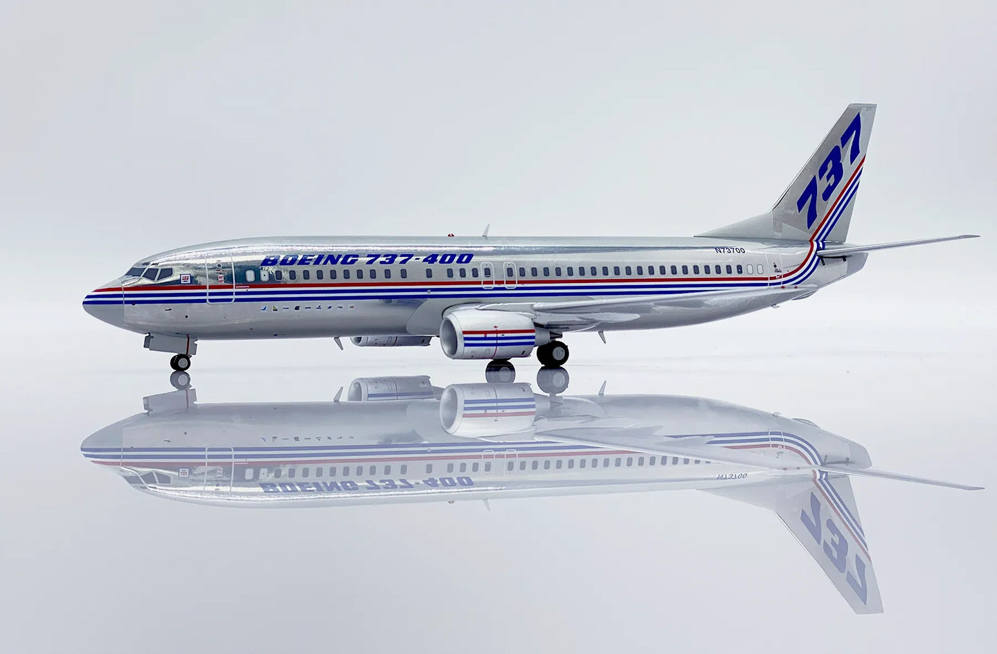 JC WINGS B737-400 BOEING HOUSE COLOUR "POLISHED" REG: N73700