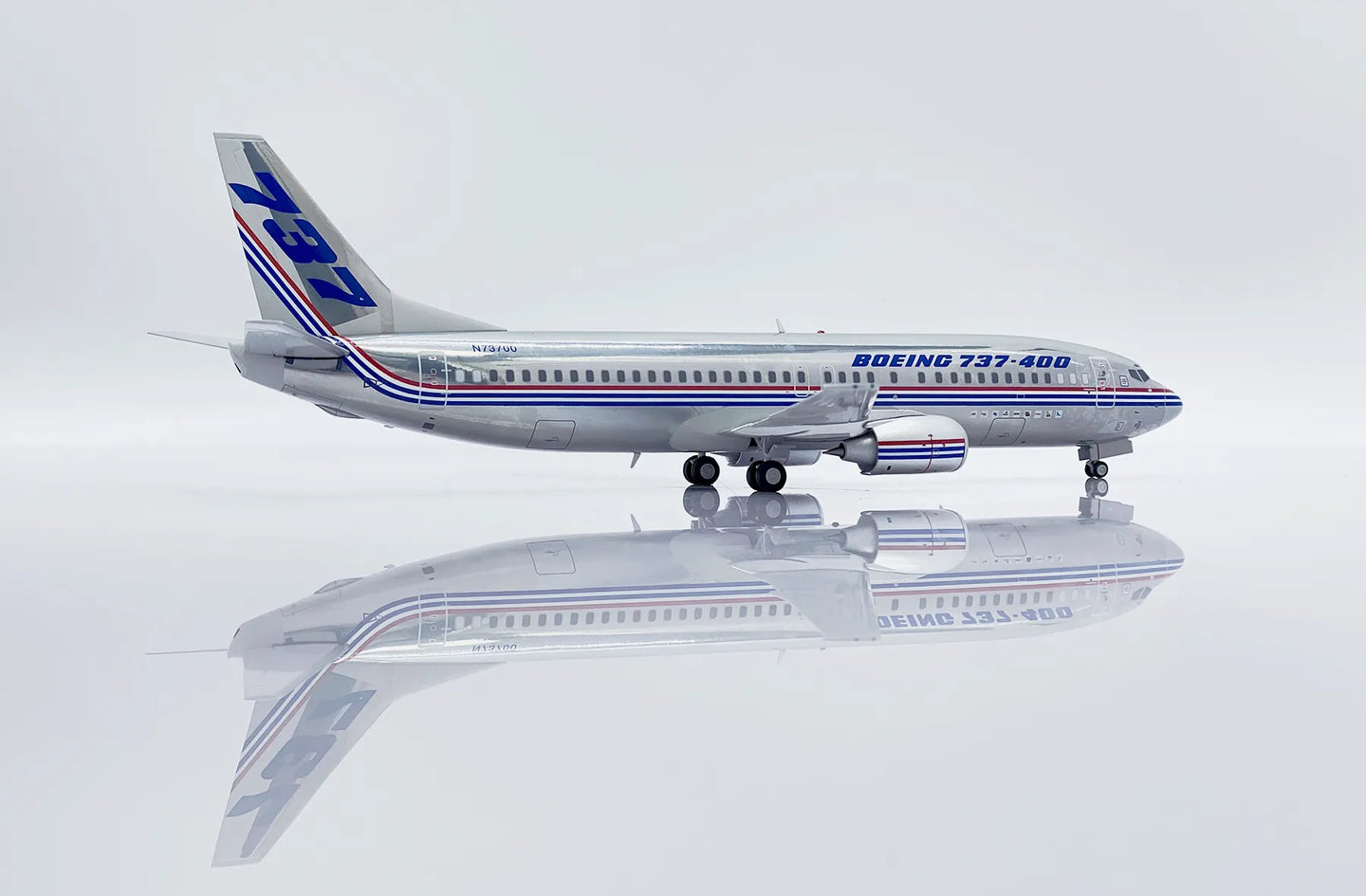 JC WINGS B737-400 BOEING HOUSE COLOUR "POLISHED" REG: N73700
