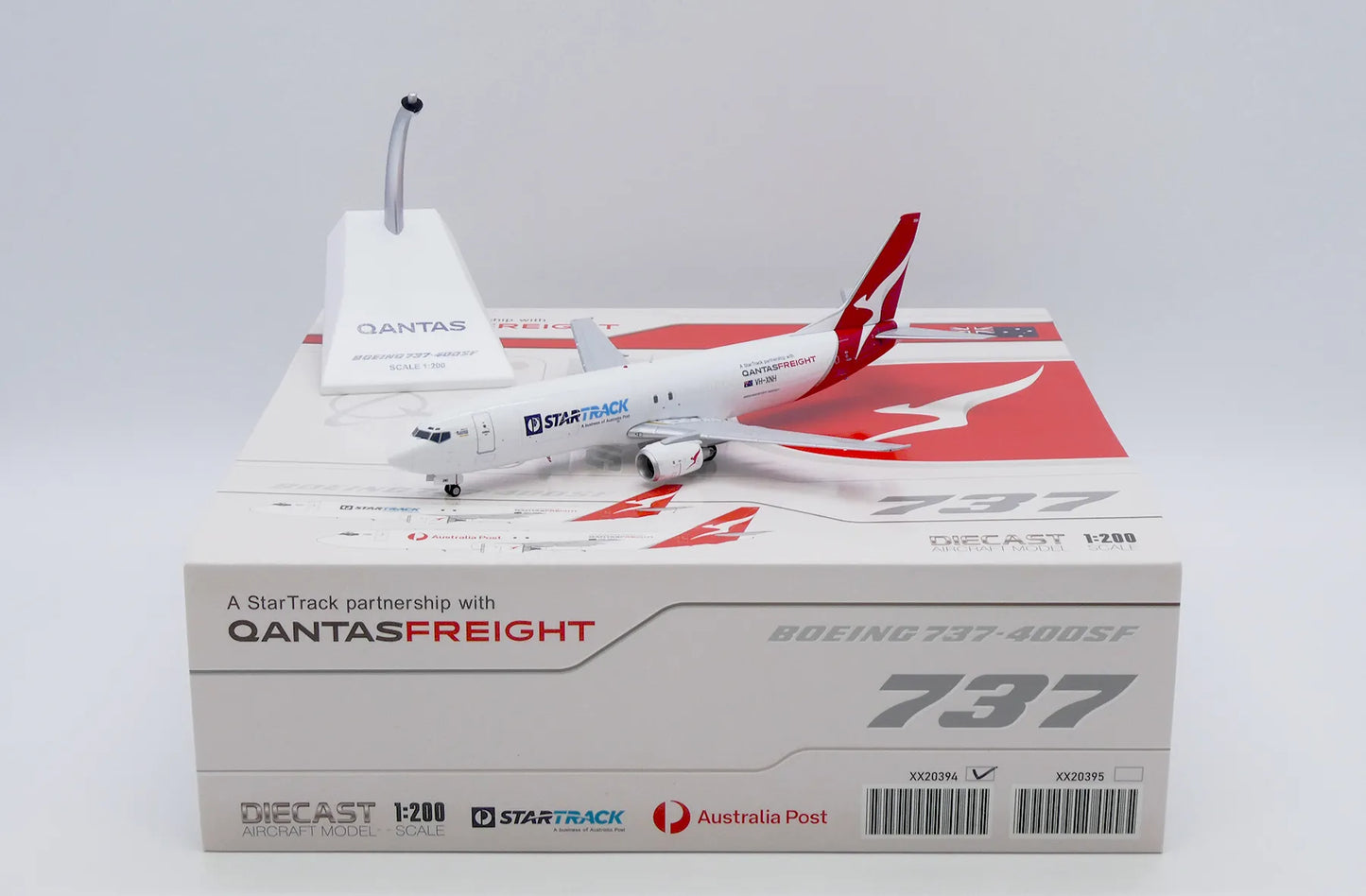JC WINGS B737-400SF QANTAS FREIGHT "STARTRACK" REG: VH-XNH