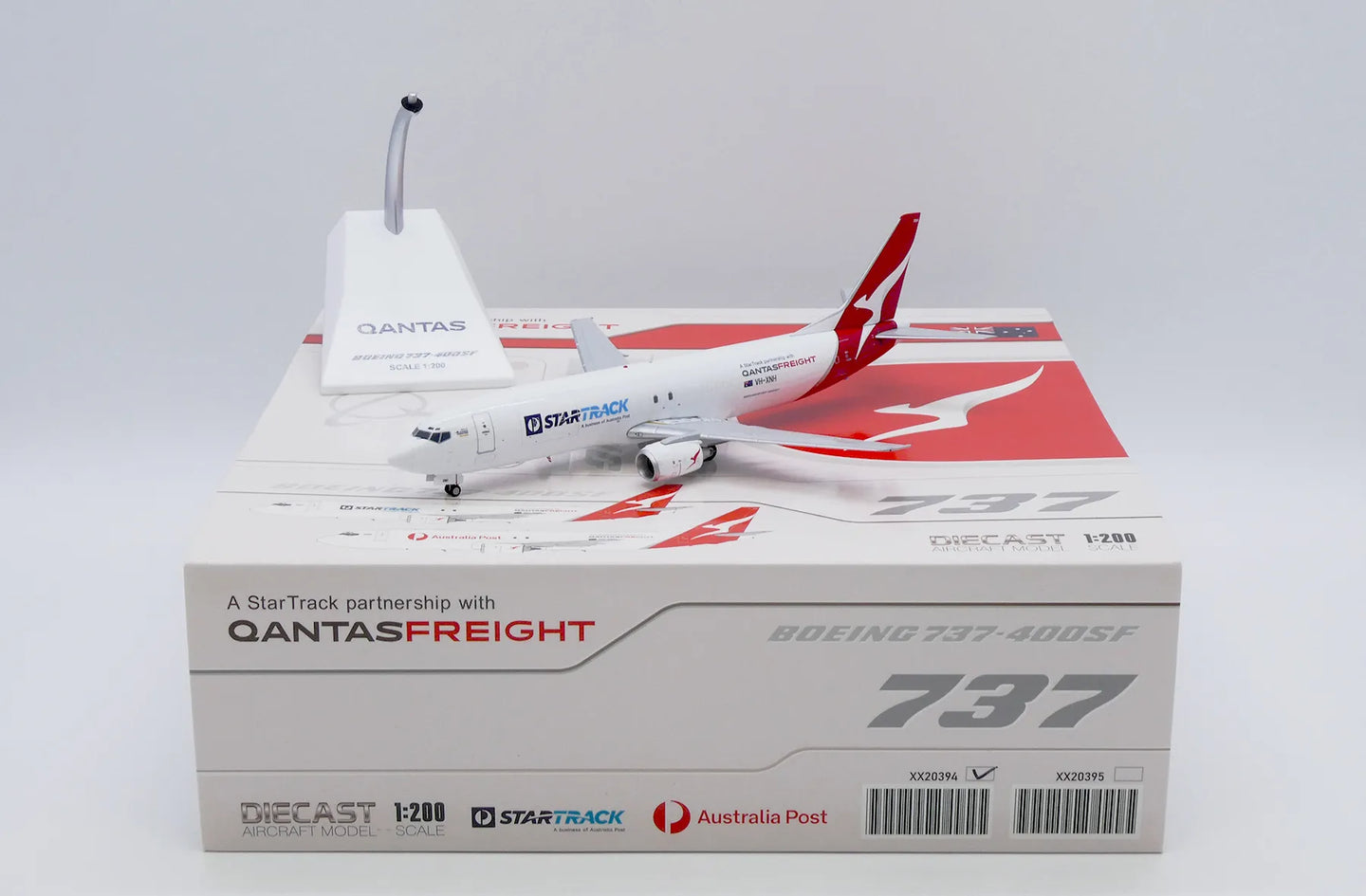 JC WINGS B737-400SF QANTAS FREIGHT "STARTRACK" REG: VH-XNH