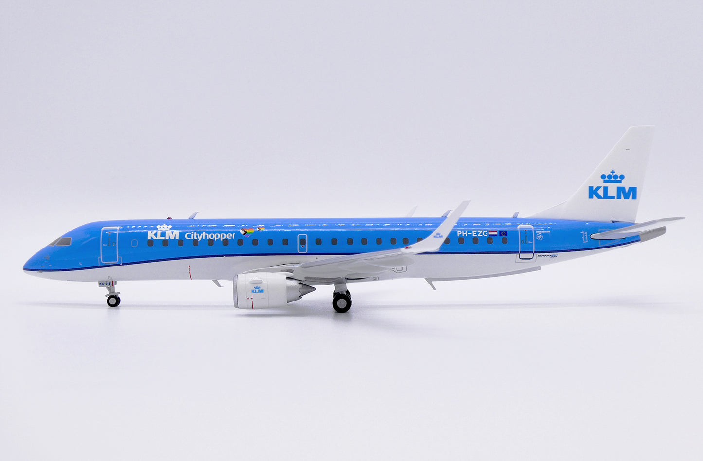 JC WINGS EMBRAER 190-100STD KLM CITYHOPPER  REG: PH-EZG
