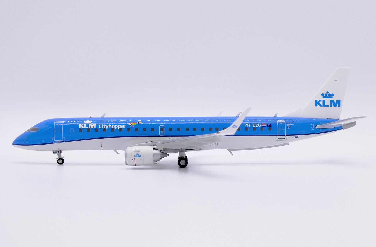 JC WINGS EMBRAER 190-100STD KLM CITYHOPPER  REG: PH-EZG