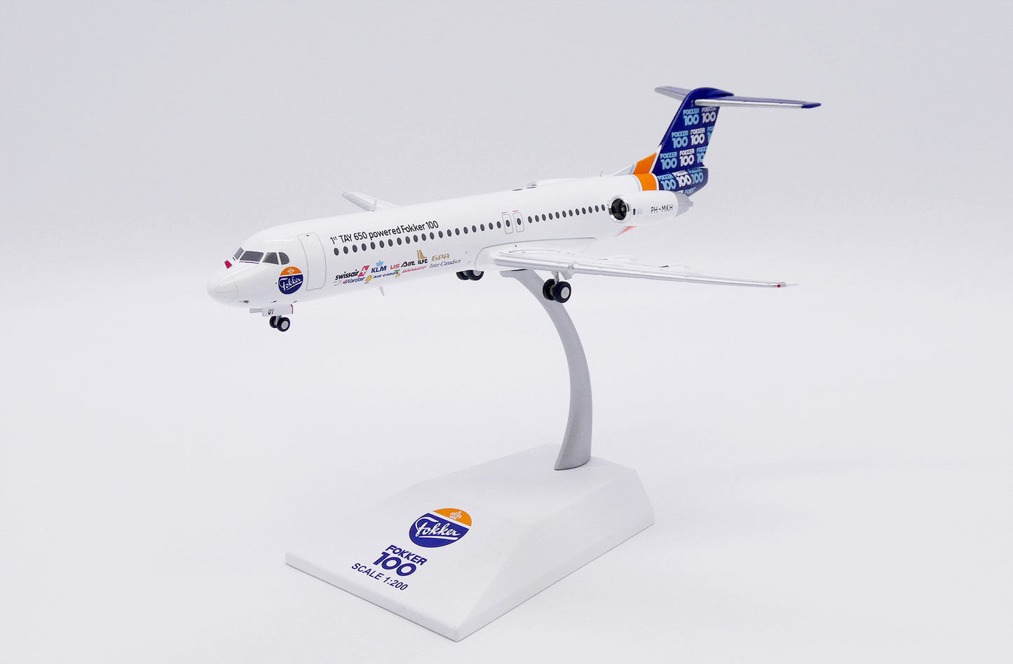 JC WINGS FOKKER 100 HOUSE COLOUR "1ST TAY 650 POWERED FOKKER 100" REG: PH-MKH