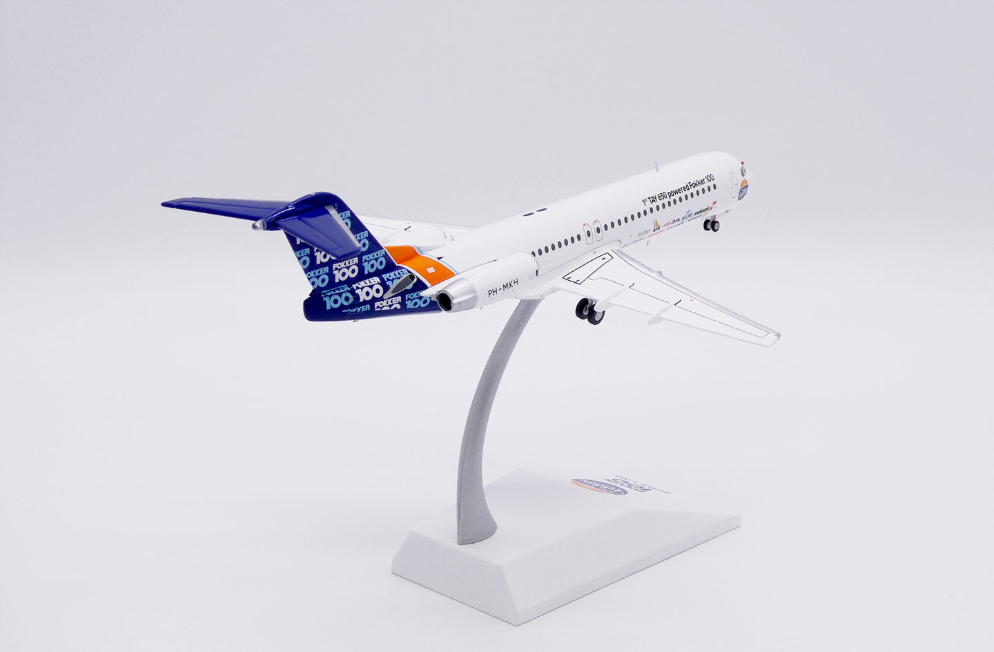 JC WINGS FOKKER 100 HOUSE COLOUR "1ST TAY 650 POWERED FOKKER 100" REG: PH-MKH