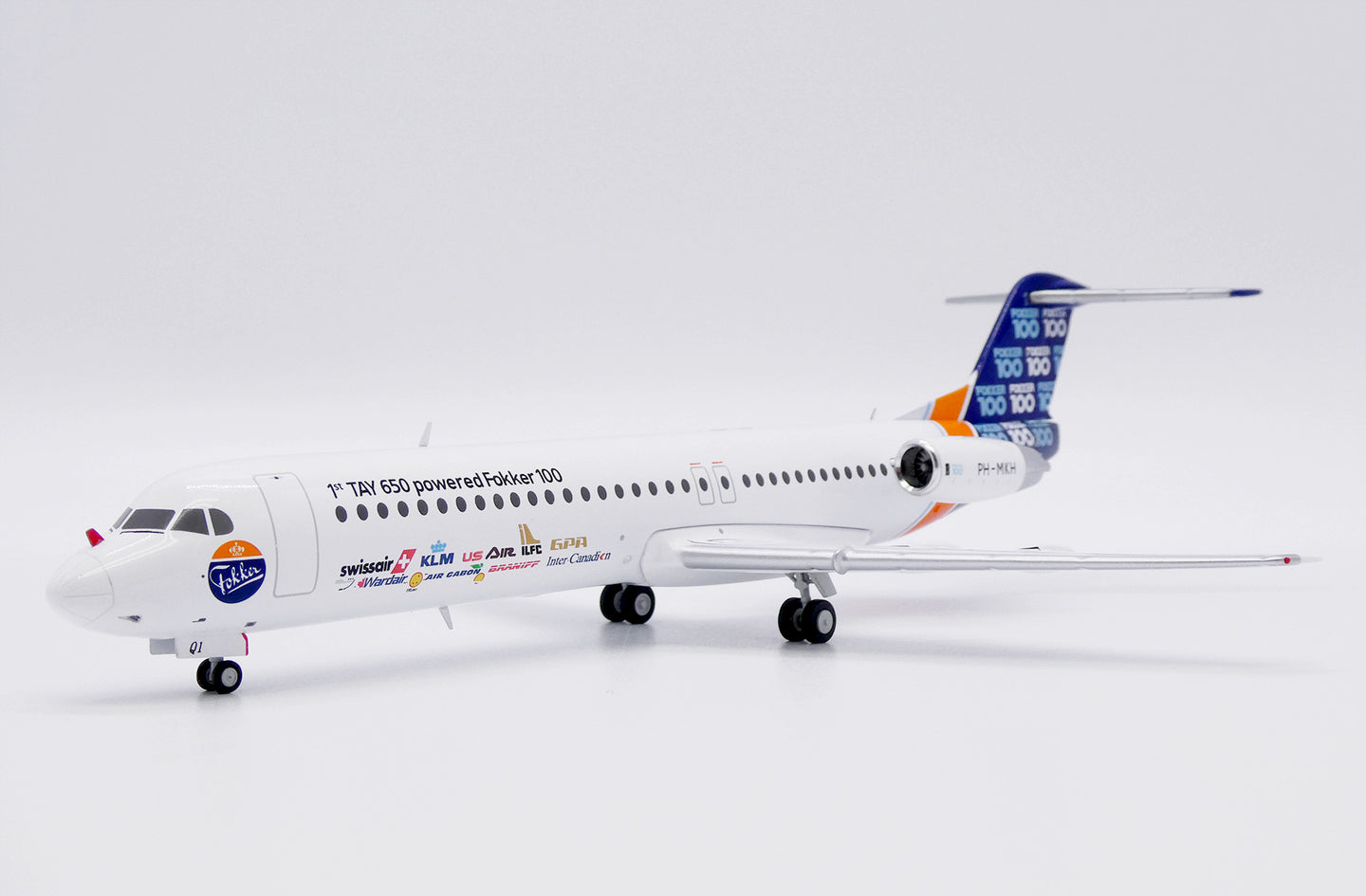 JC WINGS FOKKER 100 HOUSE COLOUR "1ST TAY 650 POWERED FOKKER 100" REG: PH-MKH