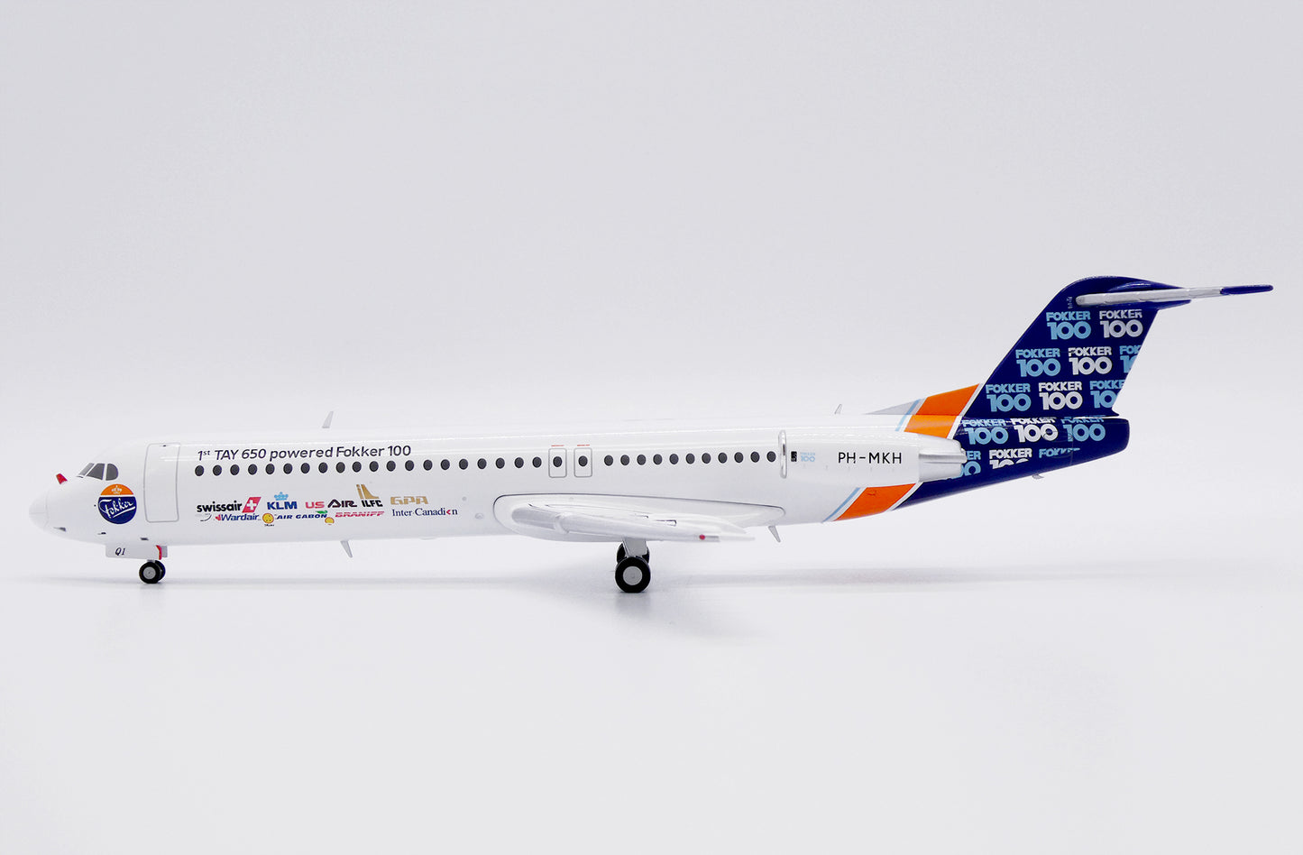 JC WINGS FOKKER 100 HOUSE COLOUR "1ST TAY 650 POWERED FOKKER 100" REG: PH-MKH