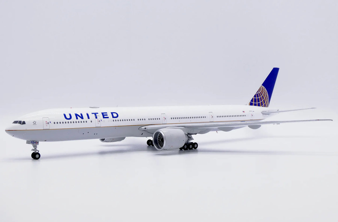 JC WINGS B777-300ER UNITED AIRLINES REG: N2534U
