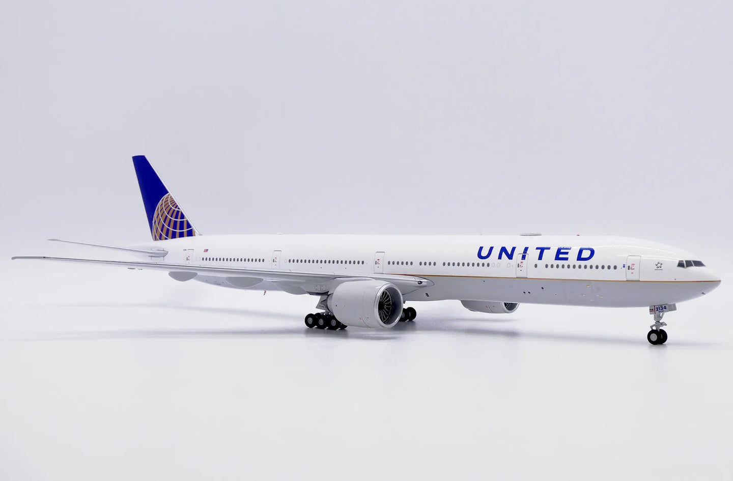 JC WINGS B777-300ER UNITED AIRLINES REG: N2534U