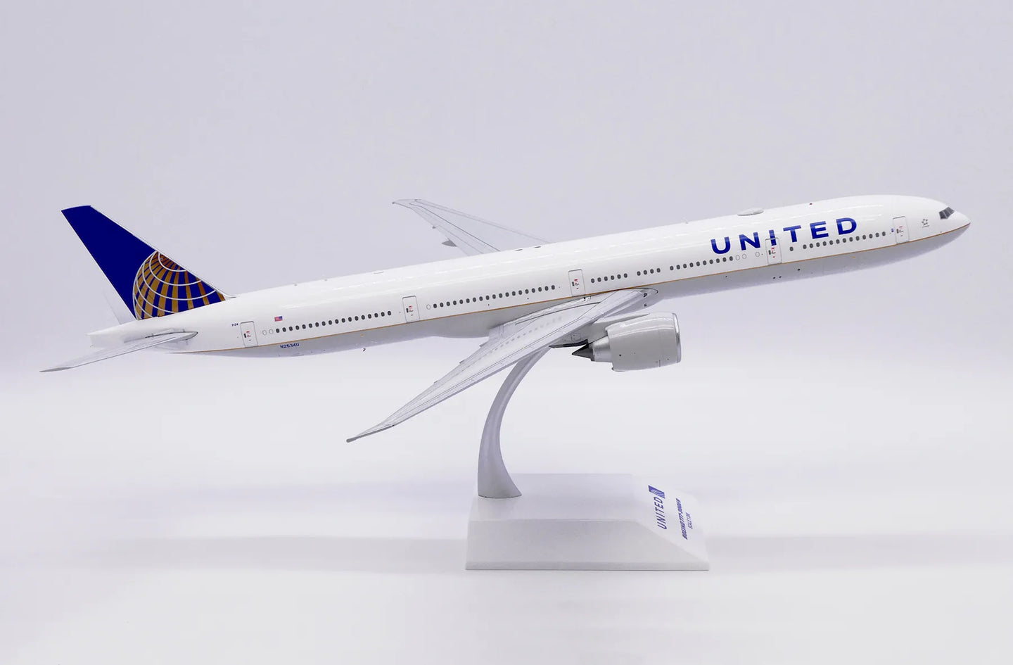 JC WINGS B777-300ER UNITED AIRLINES REG: N2534U