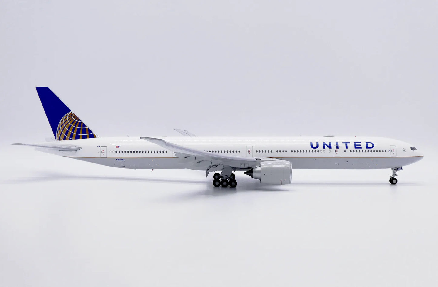 JC WINGS B777-300ER UNITED AIRLINES (FLAPS DOWN) REG: N2534U