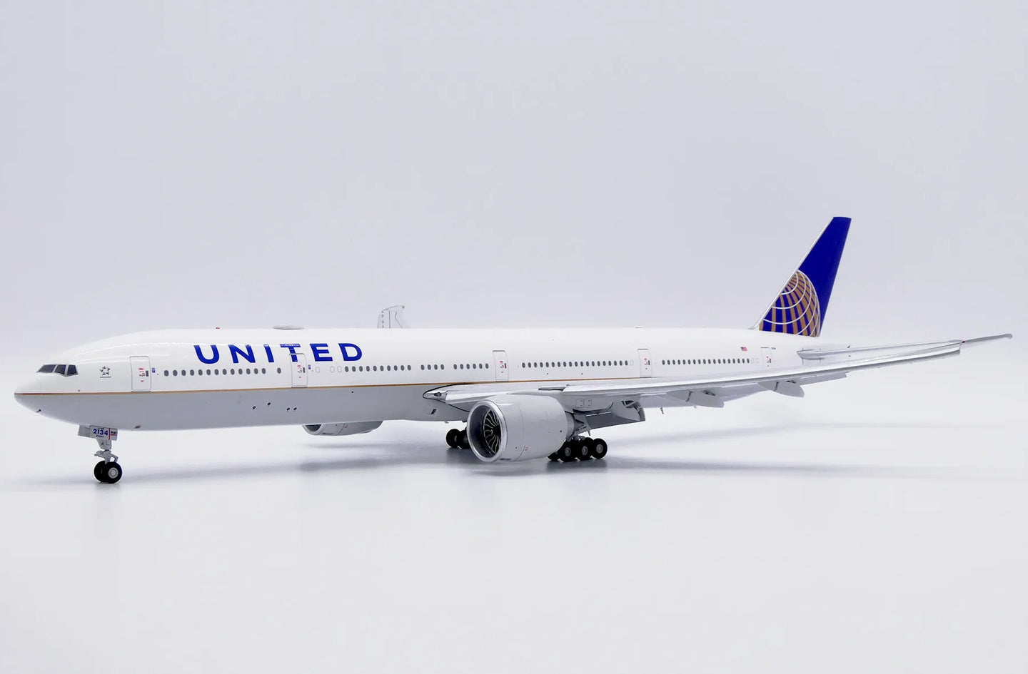 JC WINGS B777-300ER UNITED AIRLINES (FLAPS DOWN) REG: N2534U
