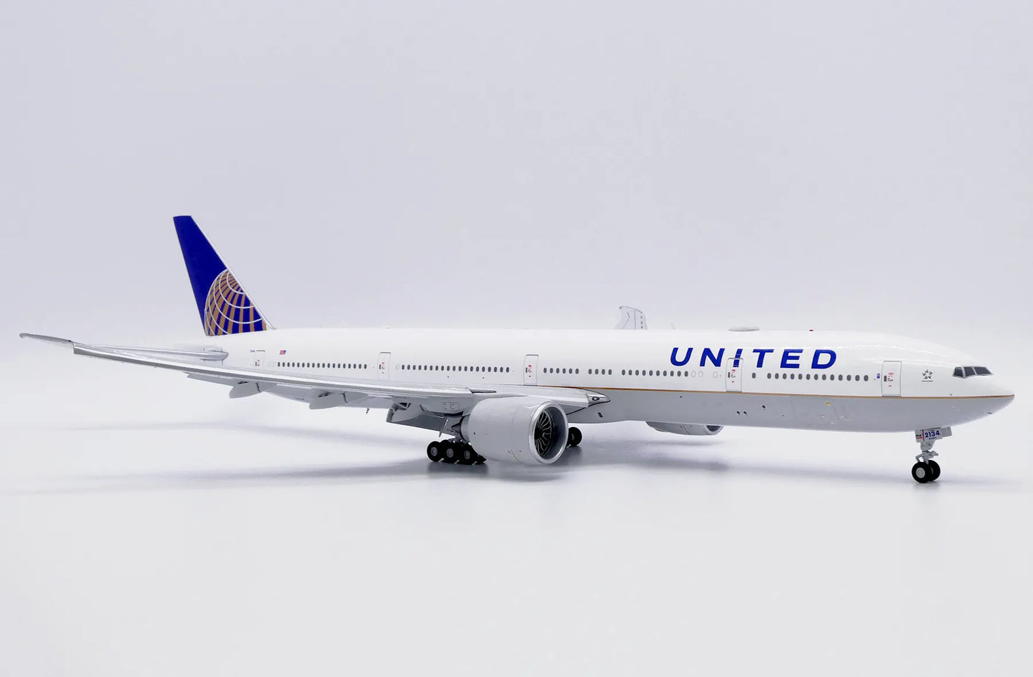 JC WINGS B777-300ER UNITED AIRLINES (FLAPS DOWN) REG: N2534U