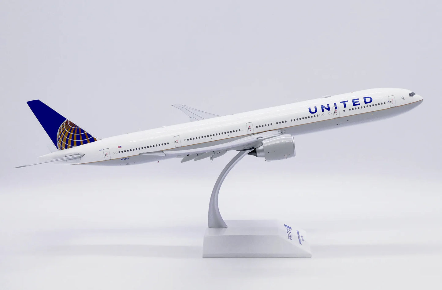 JC WINGS B777-300ER UNITED AIRLINES (FLAPS DOWN) REG: N2534U