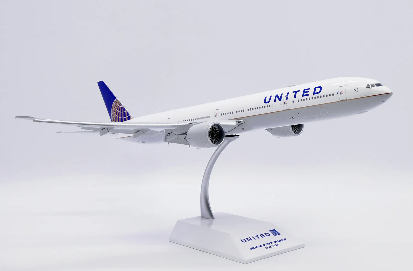 JC WINGS B777-300ER UNITED AIRLINES (FLAPS DOWN) REG: N2534U