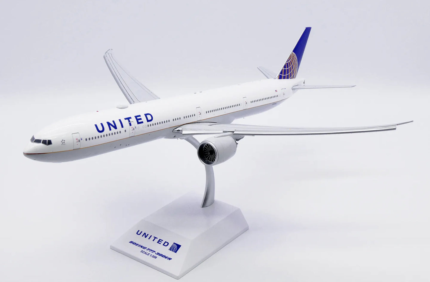 JC WINGS B777-300ER UNITED AIRLINES (FLAPS DOWN) REG: N2534U