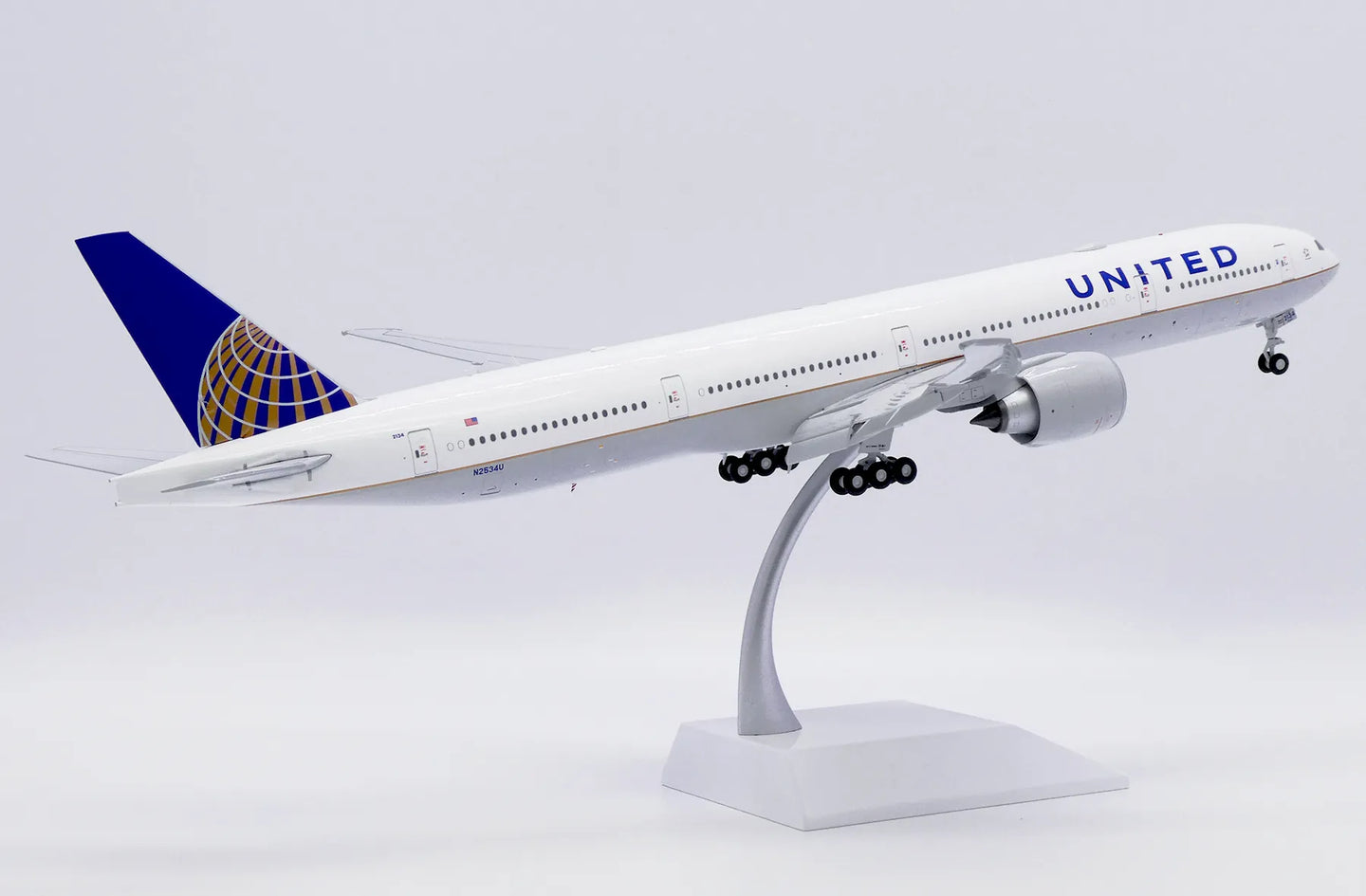 JC WINGS B777-300ER UNITED AIRLINES (FLAPS DOWN) REG: N2534U