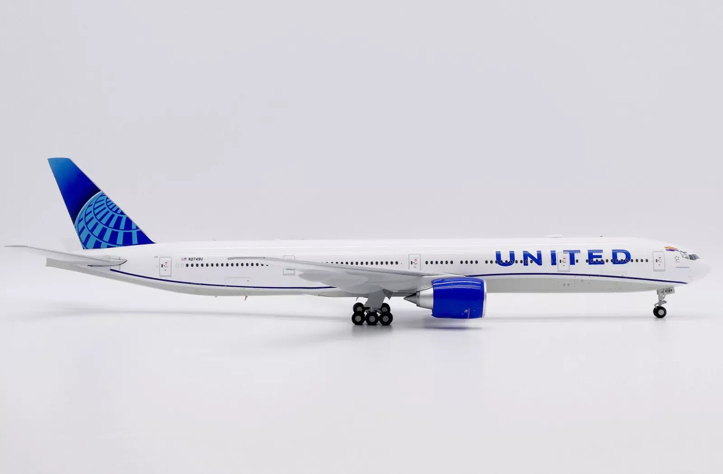 JC WINGS B777-300ER UNITED AIRLINES "SYDNEY WORLD PRIDE" REG: N2749U