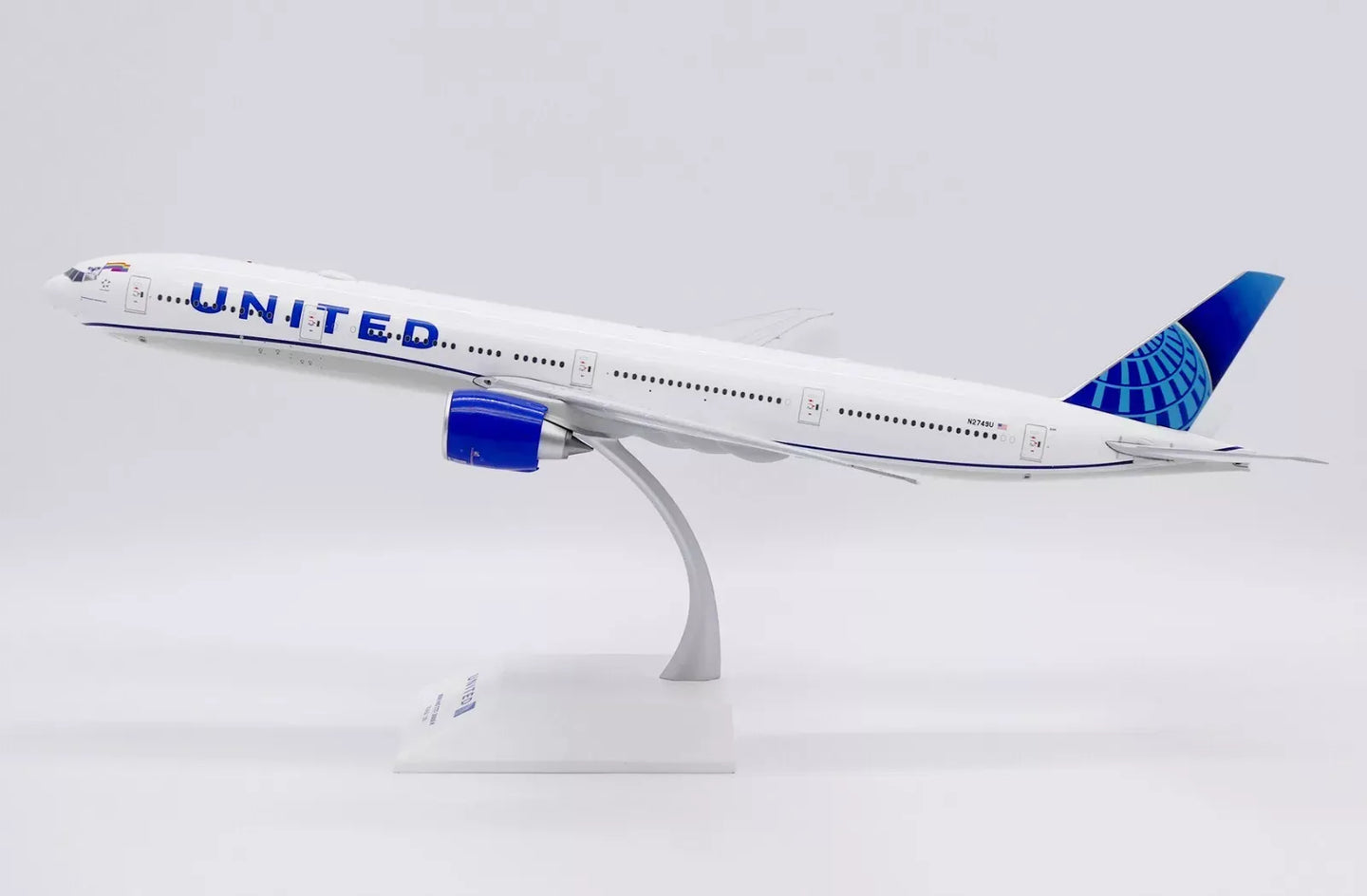 JC WINGS B777-300ER UNITED AIRLINES "SYDNEY WORLD PRIDE" REG: N2749U