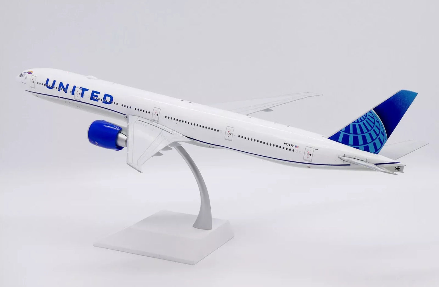 JC WINGS B777-300ER UNITED AIRLINES "SYDNEY WORLD PRIDE" REG: N2749U