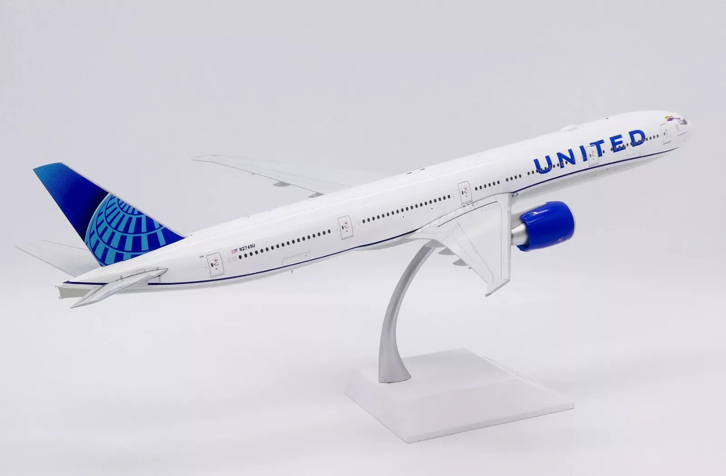 JC WINGS B777-300ER UNITED AIRLINES "SYDNEY WORLD PRIDE" REG: N2749U