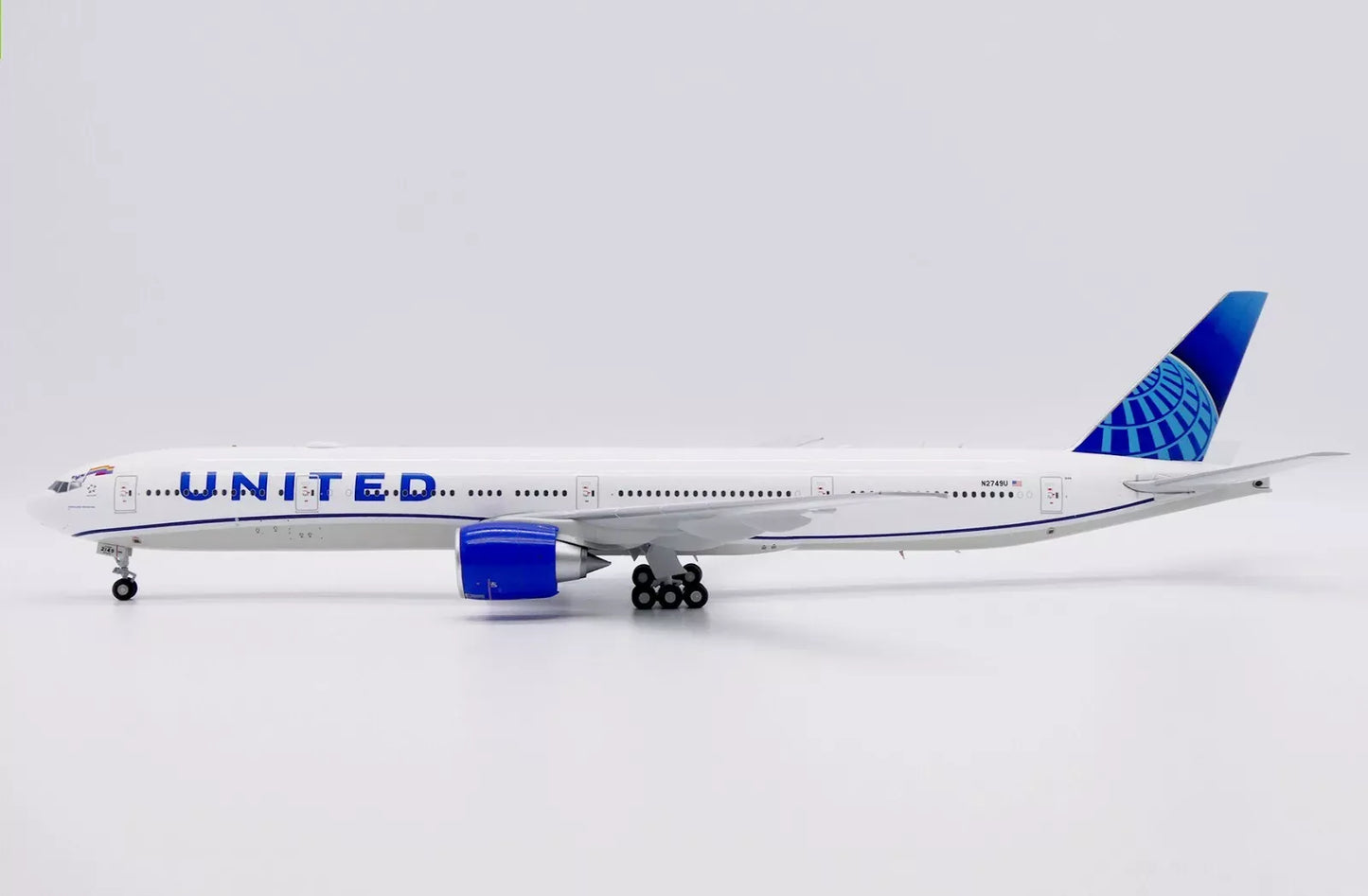 JC WINGS B777-300ER UNITED AIRLINES "SYDNEY WORLD PRIDE" REG: N2749U