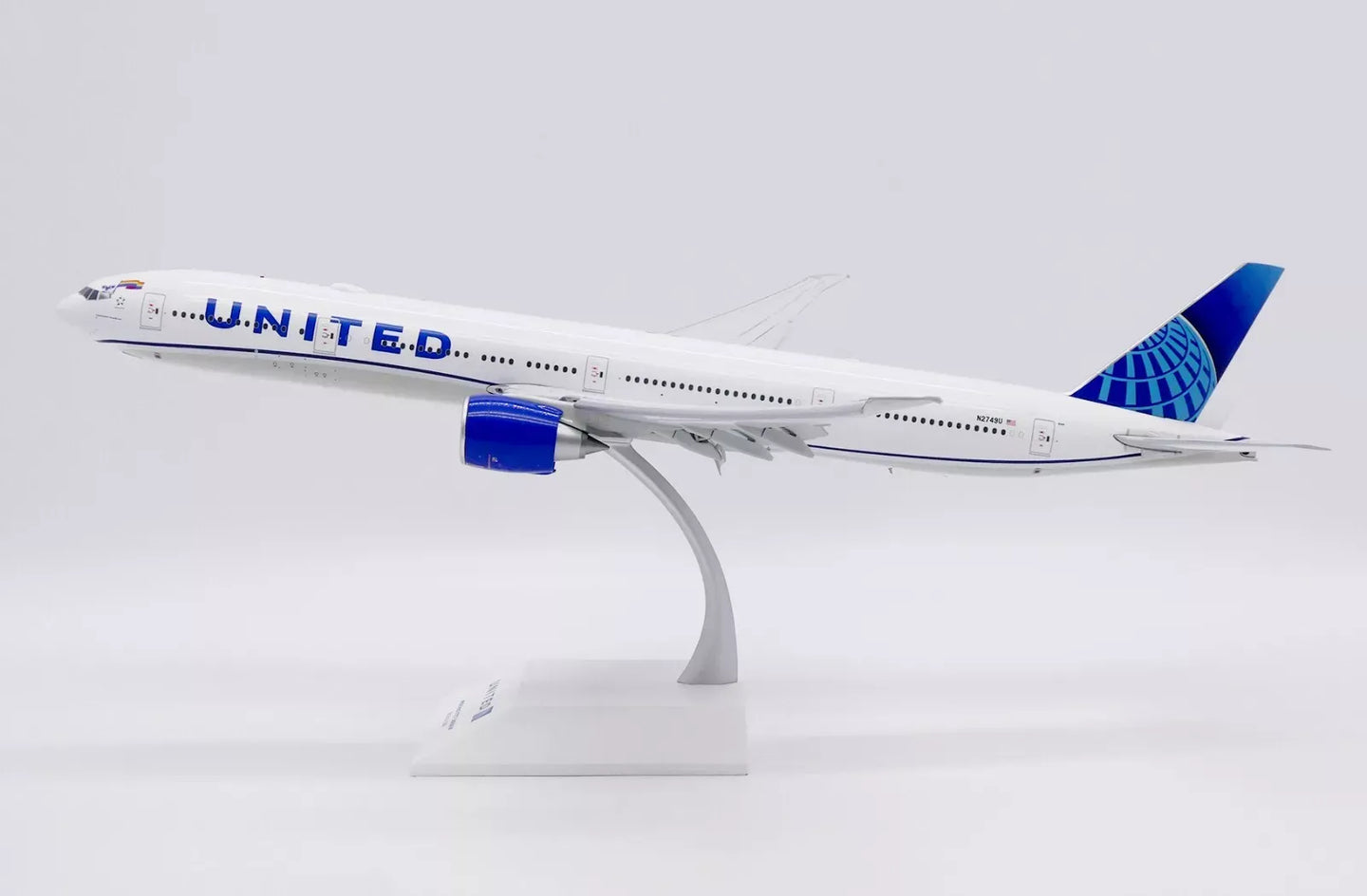 JC WINGS B777-300ER UNITED AIRLINES "SYDNEY WORLD PRIDE" REG: N2749U