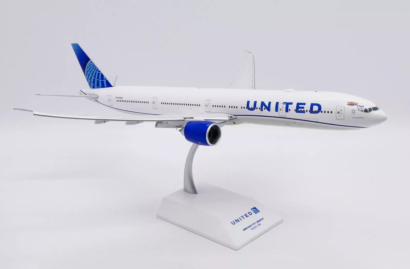 JC WINGS B777-300ER UNITED AIRLINES "SYDNEY WORLD PRIDE" REG: N2749U