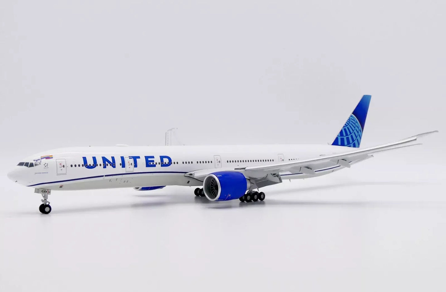 JC WINGS B777-300ER UNITED AIRLINES "SYDNEY WORLD PRIDE" REG: N2749U