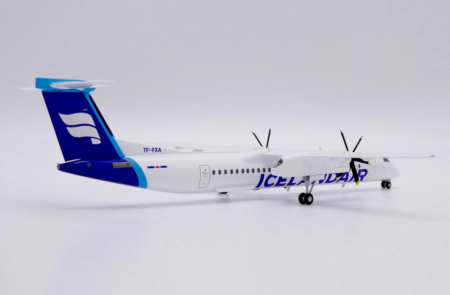 JC WINGS DASH 8-Q402 ICELANDAIR BOMBARDIER REG: TF-FXA