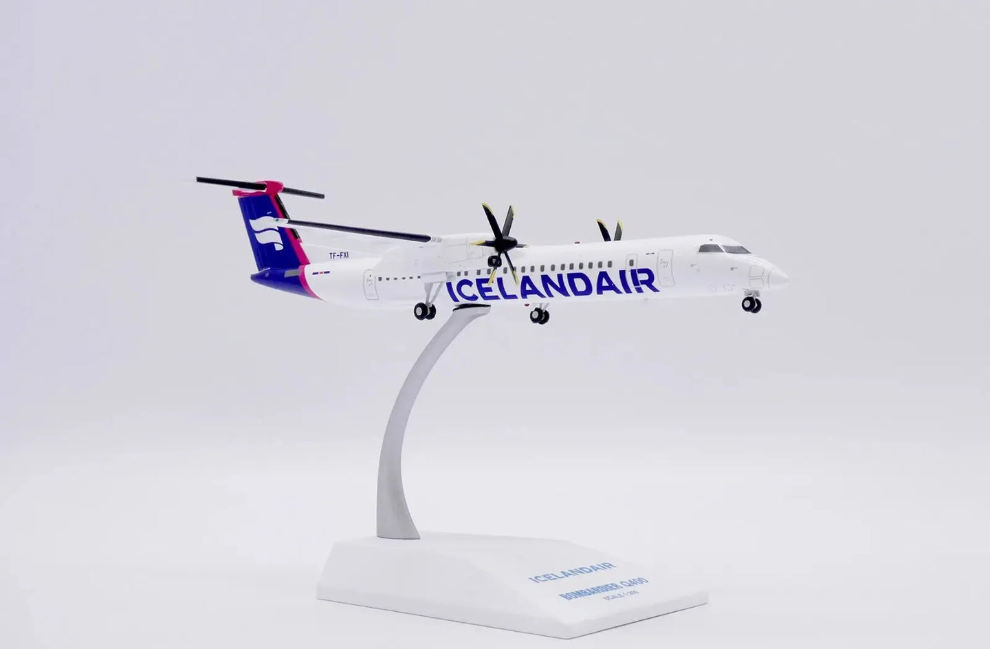JC WINGS DASH 8-Q400 ICELANDAIR REG: TF-FXI