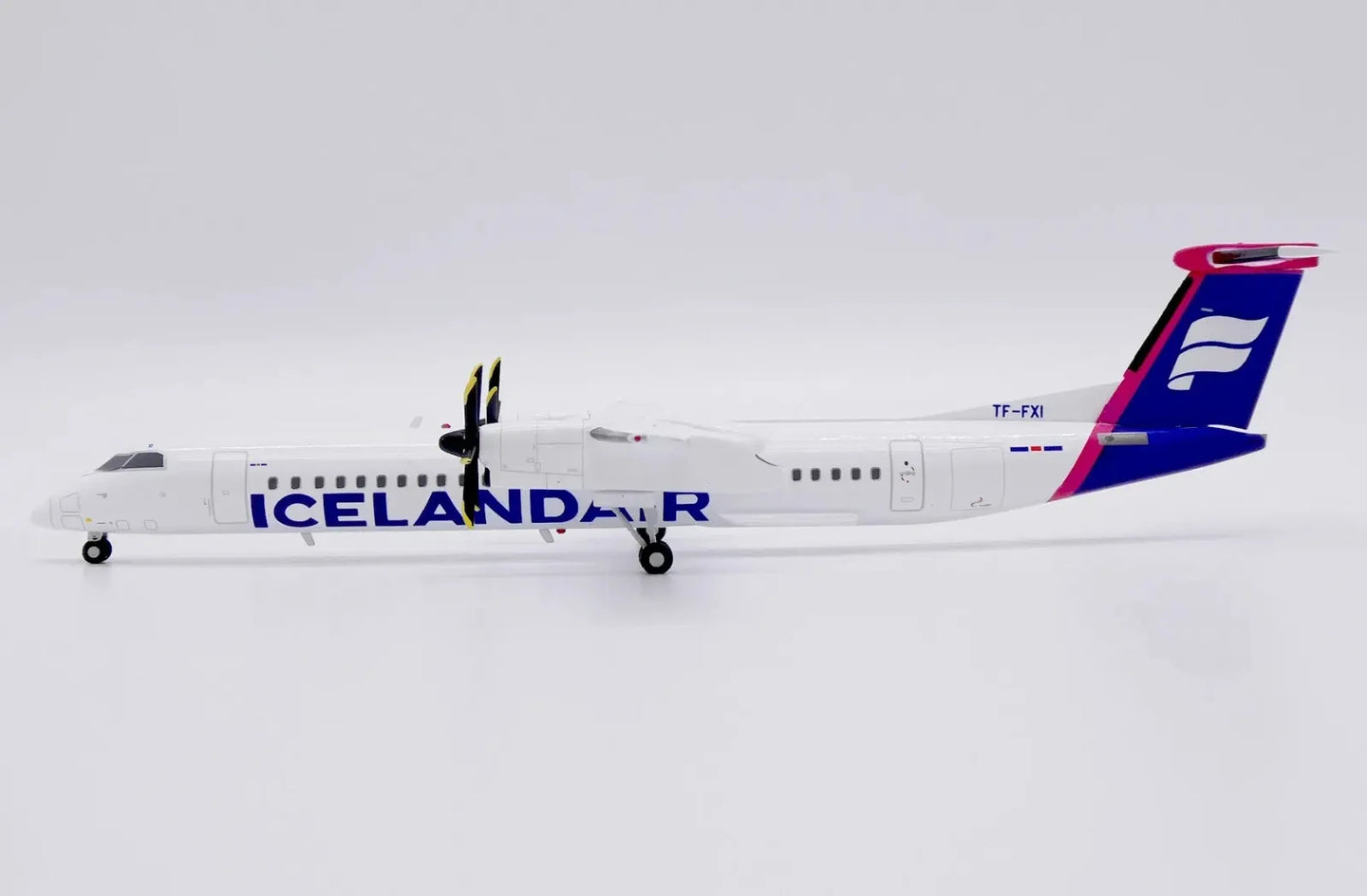 JC WINGS DASH 8-Q400 ICELANDAIR REG: TF-FXI