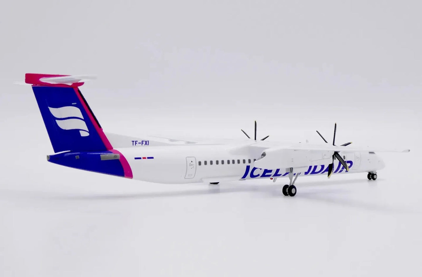 JC WINGS DASH 8-Q400 ICELANDAIR REG: TF-FXI