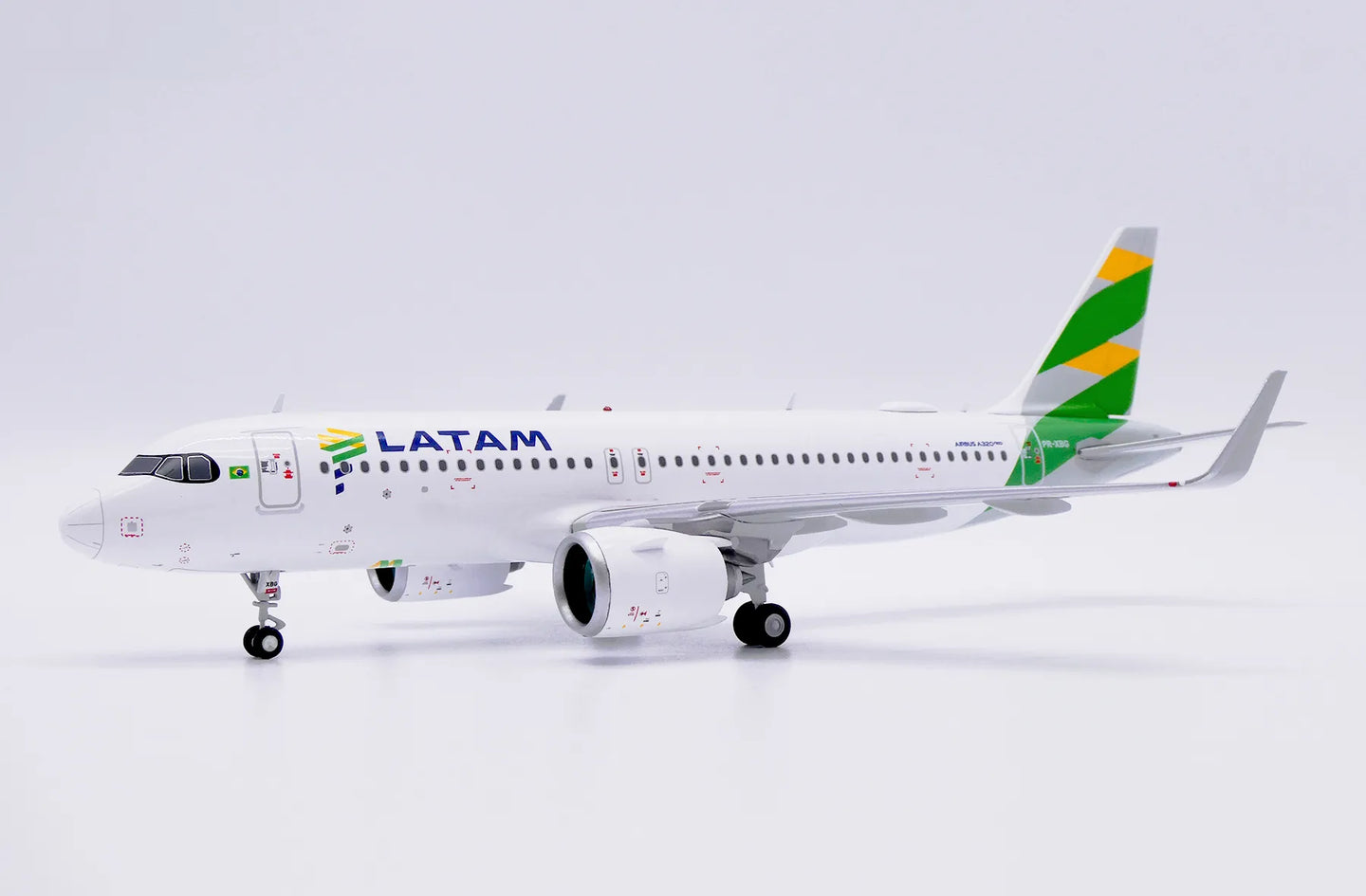 JC WINGS A320NEO LATAM "BRAZIL FLAG" REG: PR-XBG