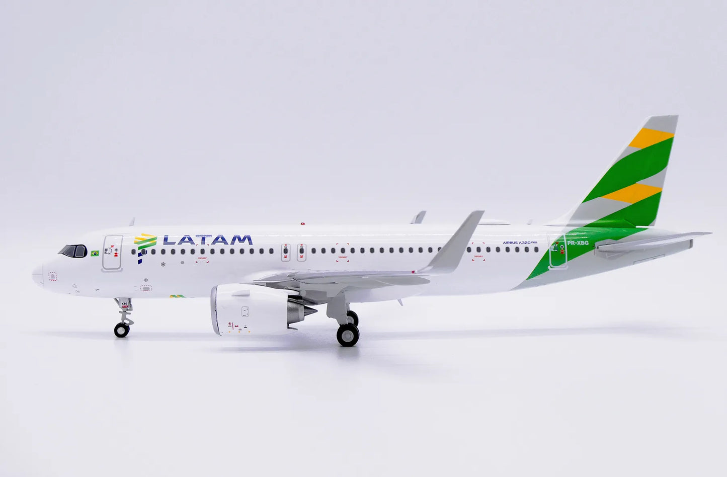 JC WINGS A320NEO LATAM "BRAZIL FLAG" REG: PR-XBG