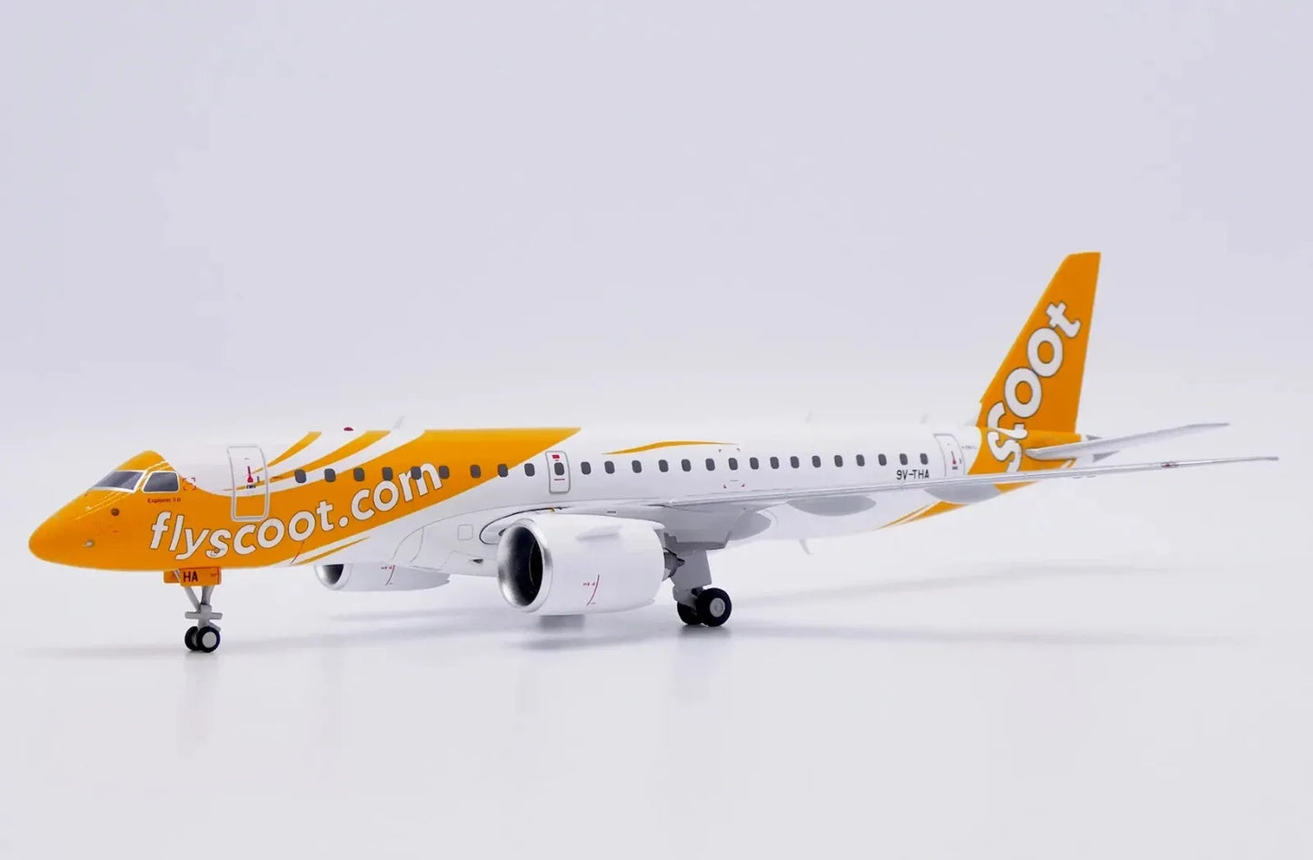 JC WINGS EMBRAER E190-E2 SCOOT REG: 9V-THA