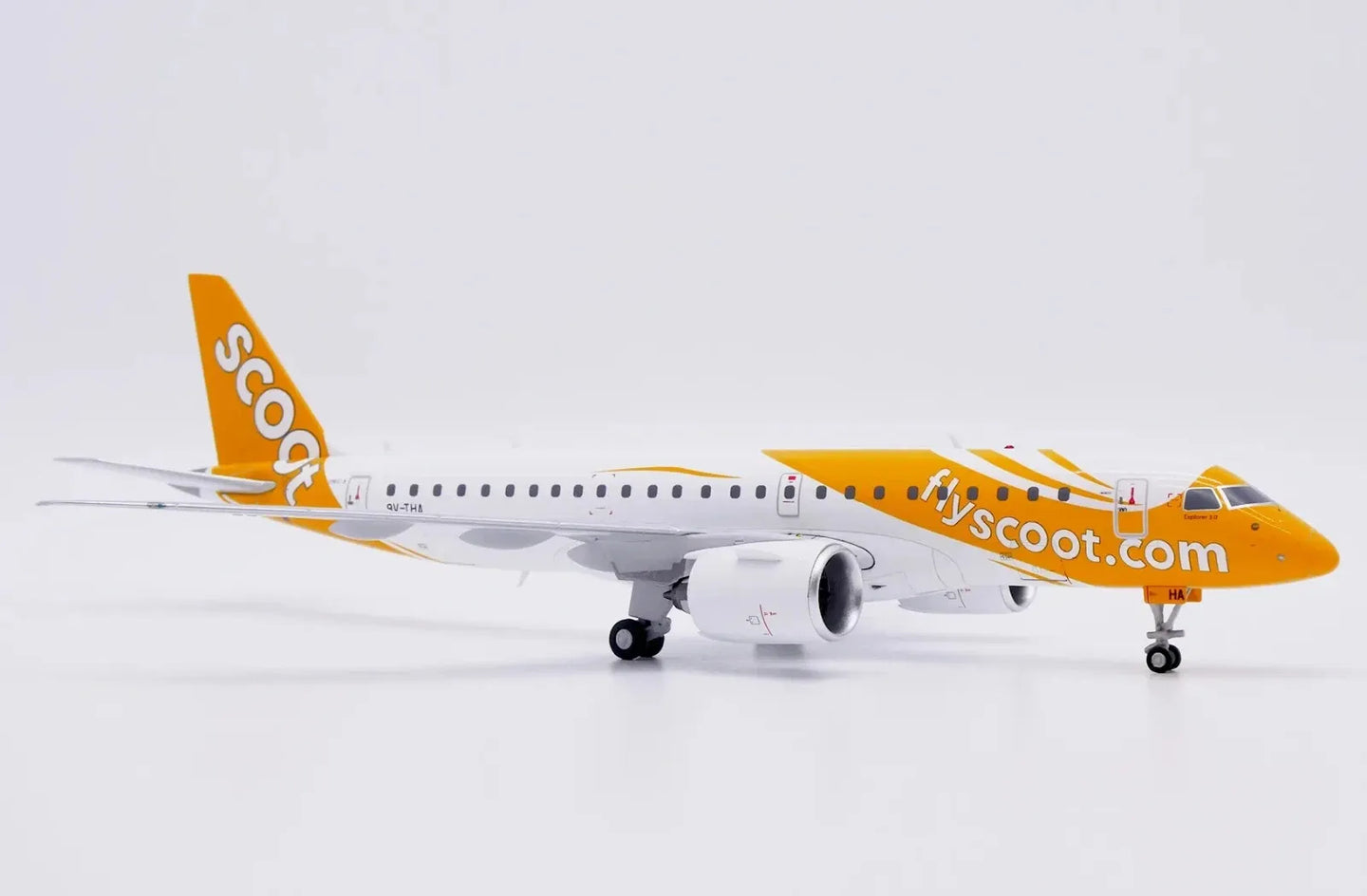 JC WINGS EMBRAER E190-E2 SCOOT REG: 9V-THA